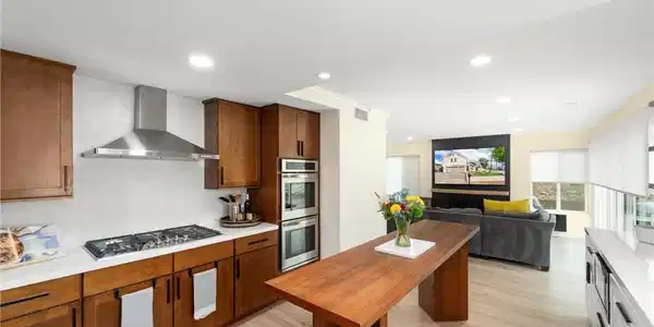 6087 Aquamarine Avenue
