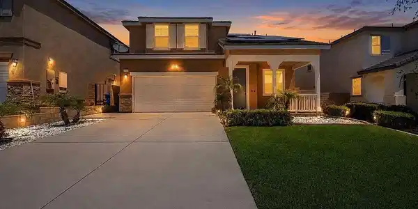 17582 Comfrey Dr.