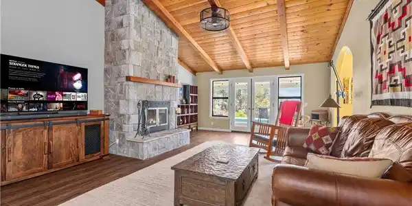 2988 Jesmond Dene Heights Rd