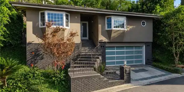 3862 Sherwood Pl