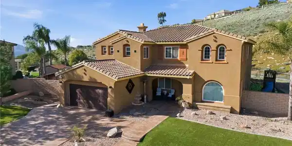 16180 Angel Canyon