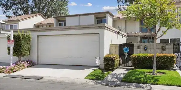 5548 East Vista Del Este