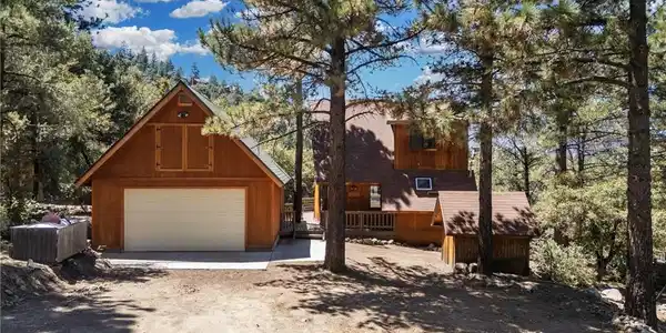 1625 Woodland Drive