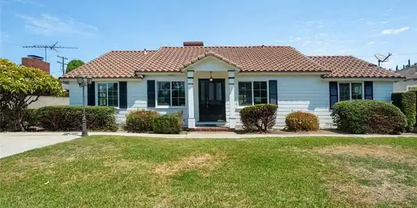 8541 Duarte Road