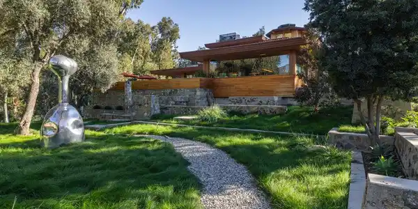 126 Summit Road