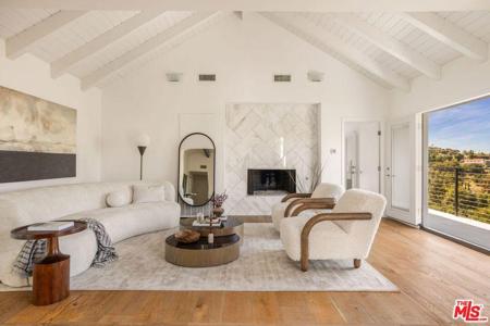 3701 Multiview Drive
