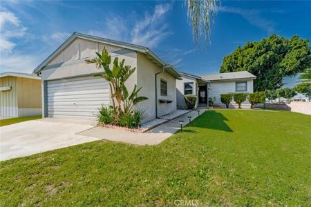 5185 N Banna