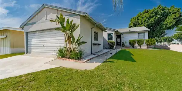 5185 N Banna