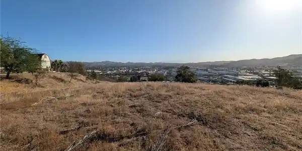 2 Hill Avenue