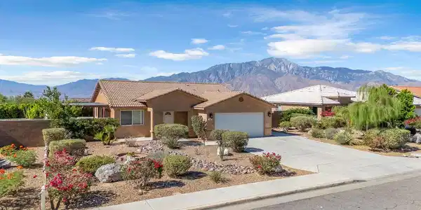 65377 Salida Del Sol Place