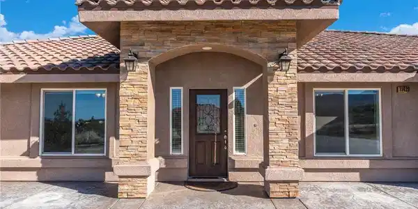 11423 Desert View