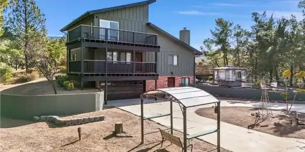 48085 Twin Pines Road