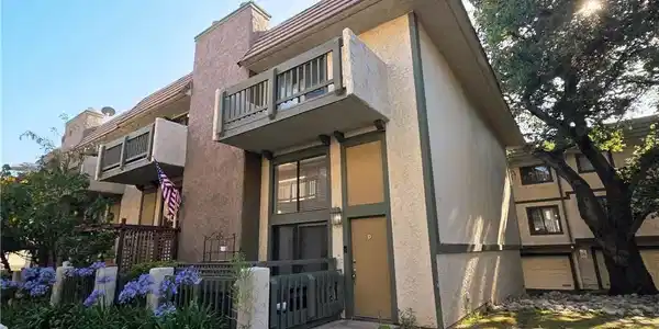 1913 Huntington Drive