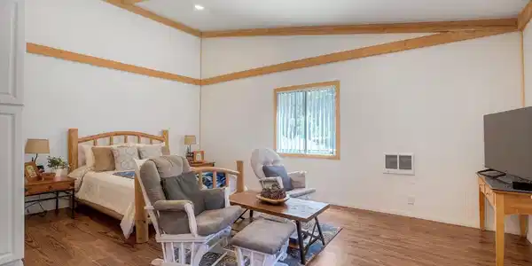 22223 Crestline Road