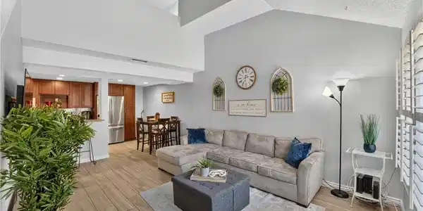 435 W 9th