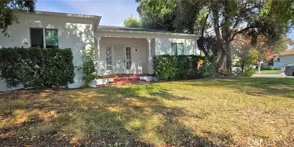 2807 N Mayfield Avenue