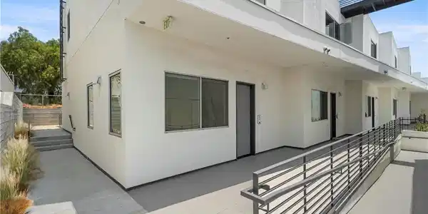 957 Figueroa Terrace