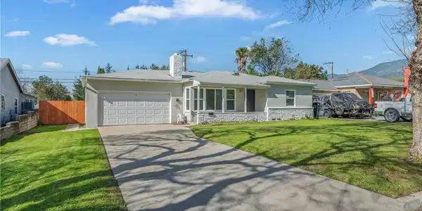 4594 N Pershing