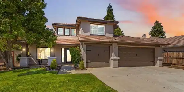 2611 Fremont