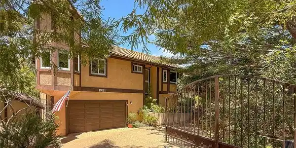 1951 Pierce Avenue