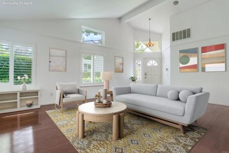 8949 Circle R View Lane