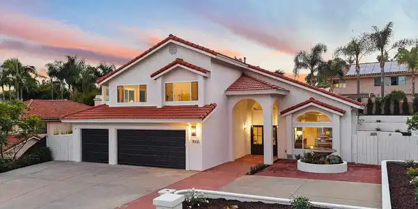 7033 El Fuerte St