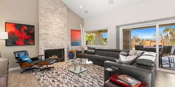 48644 Wolfberry Court