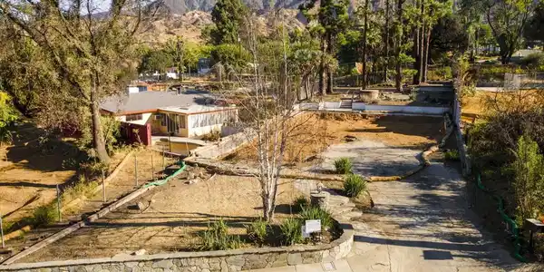 63 W Loma Alta Drive