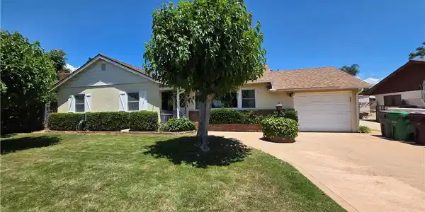 1272 Elm