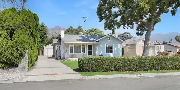 3837 Mountain View Avenue