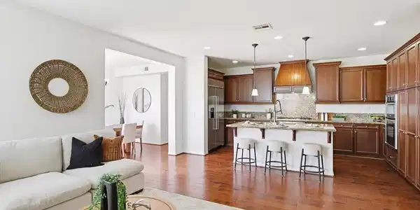 15897 PASEO DEL SUR