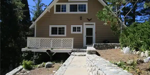 26614 Hillcrest