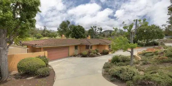 1104 S Montezuma Way