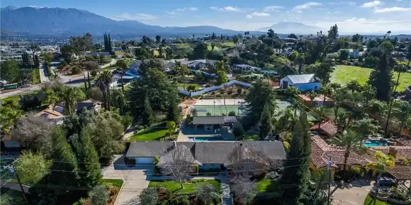 12669 Valley View Lane