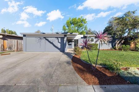 1484 Kingfisher Way