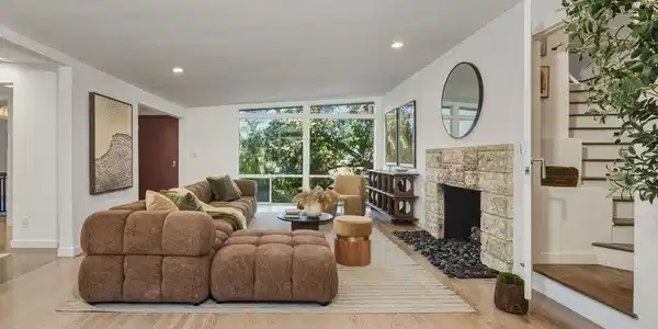 3711 Fredonia Drive