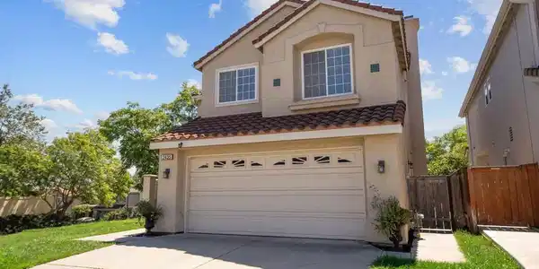 2435 Bear Rock