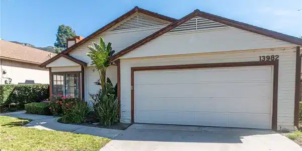 13982 Olive Grove
