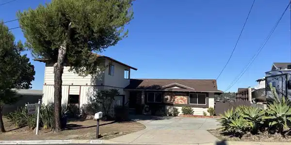 10050 Cristobal Drive