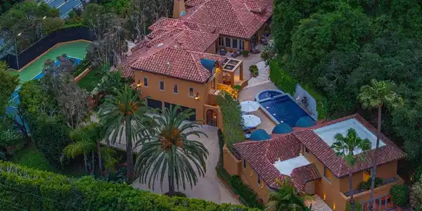 2719 Benedict Canyon Drive