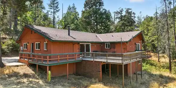 39712 Deer Ridge Drive