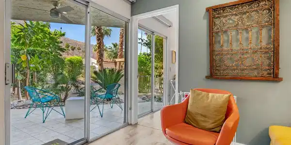 1552 S Camino Real