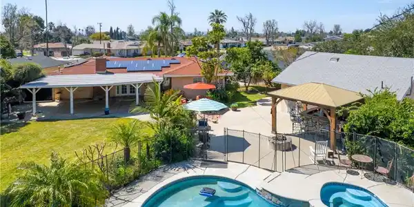 818 W Bonnie Brae Court