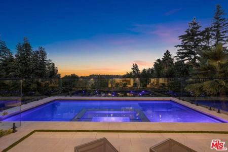 16800 Oak View Drive