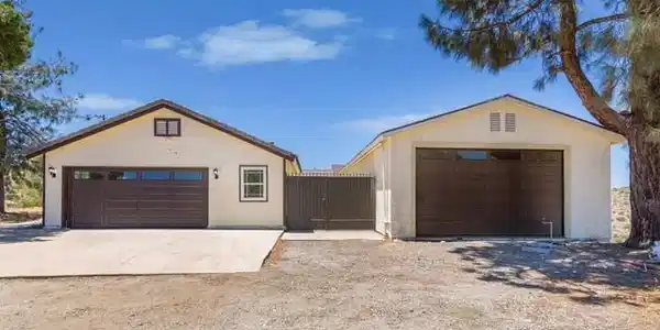 6401 Hubbard