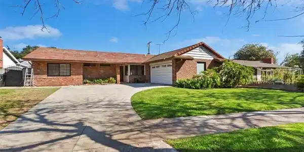 134 Coral Way
