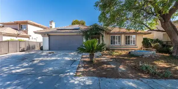 955 Peacock Dr