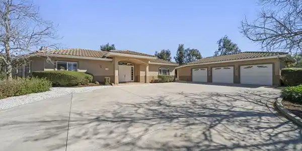 2550 Riave Court