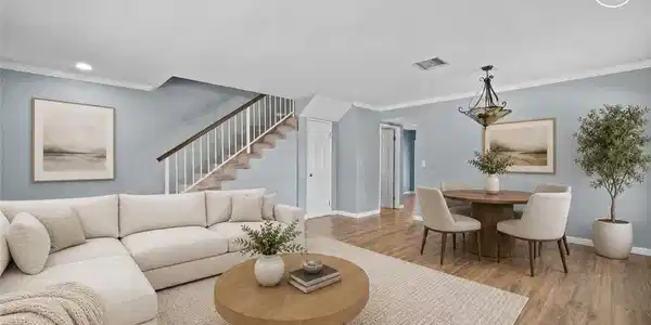 923 W State