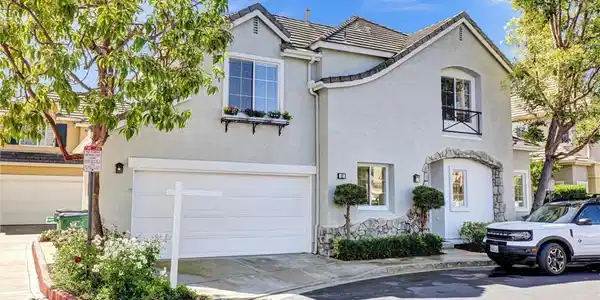 12 Poppyfield Lane